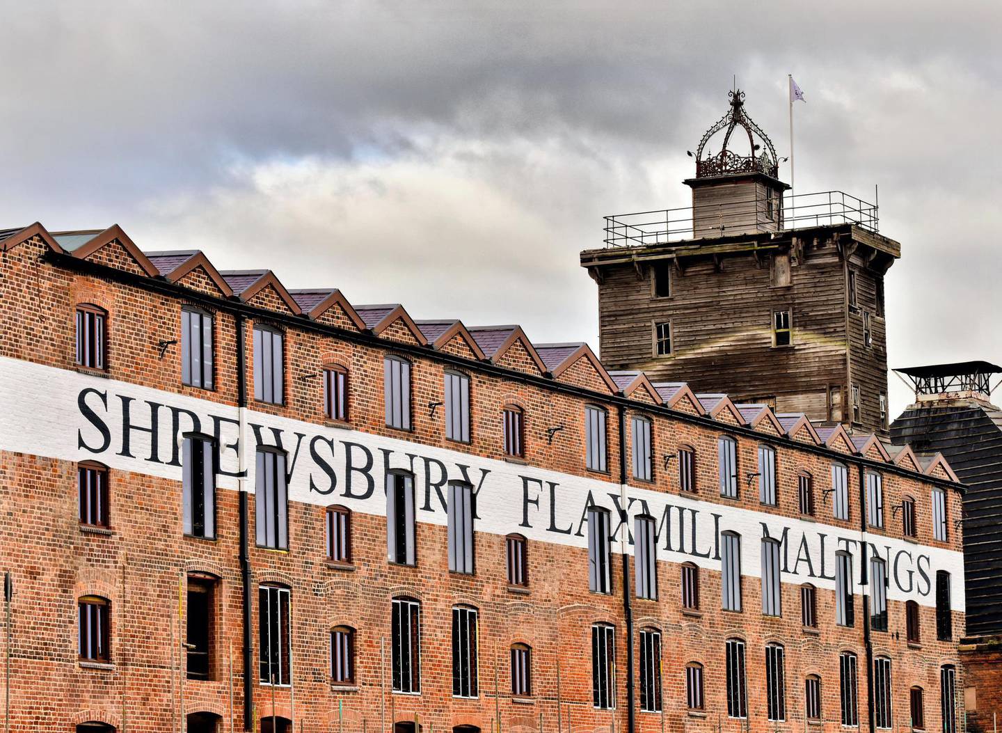 PYEX0M Restoration of the Shrewsbury Flaxmill Maltings continues. Built in 1797, it was the world's first Iron frame building, Shropshire, England, UK.
