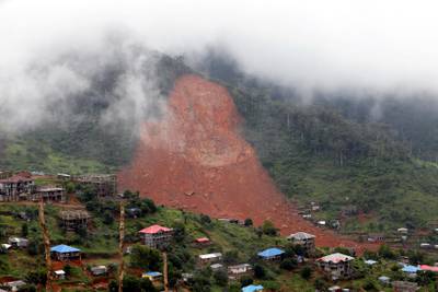 A general view of the mudslide at the mountain town of Regent, Sierra Leone August 16, 2017. REUTERS/Afolabi Sotunde     TPX IMAGES OF THE DAY