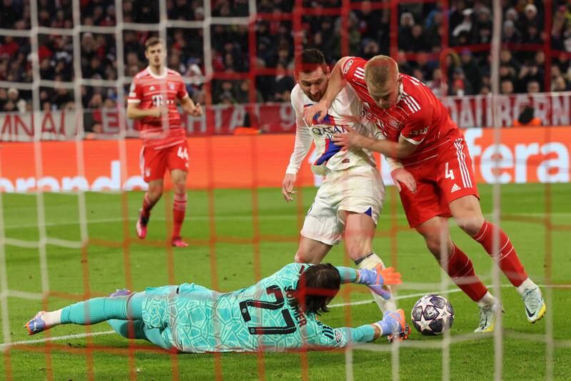 Matthijs de Ligt and Yann Sommer Bayern Munich combine to deny PSG's Lionel Messi. Getty
