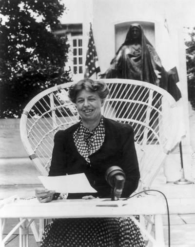 1940:  American humanitarian and wife of President Franklin Delano Roosevelt, Eleanor Roosevelt (1882 - 1962) making an address at the headquarters of the American Red Cross at Washington DC appealing for donations to a Red Cross War Relief drive.  (Photo by Hulton Archive/Getty Images)