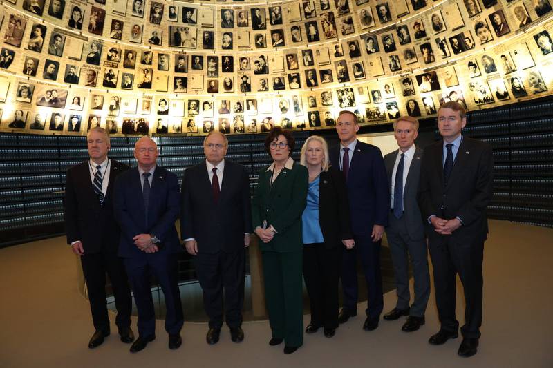 The US congressional delegation visits the Yad Vashem Holocaust memorial centre in Jerusalem on January 19. Photo: Senator Kirsten Gilllibrand / Twitter