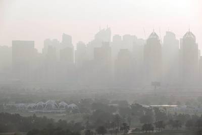 DUBAI, UNITED ARAB EMIRATES. 28 September 2017. STANDALONE. Hazy weather continue during the fall season in Dubai. (Photo: Antonie Robertson/The National) Journalist: None. Section: National.