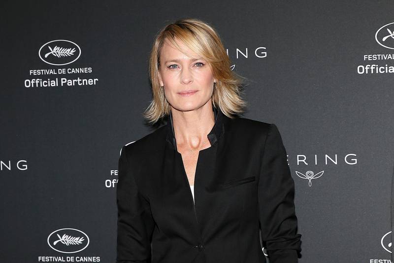 epa05971545 US actress Robin Wright poses during the 'Kering Women in Motion Talk' photocall at the 70th annual Cannes Film Festival, in Cannes, France, 18 May 2017. The festival runs from 17 to 28 May.  EPA/SEBASTIEN NOGIER