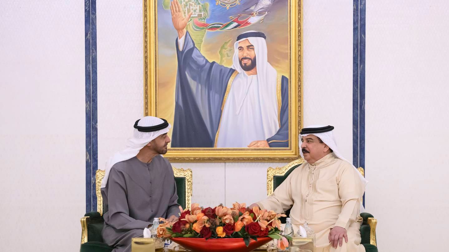 رئيس الدولة الشيخ محمد يستضيف ملك البحرين حامد