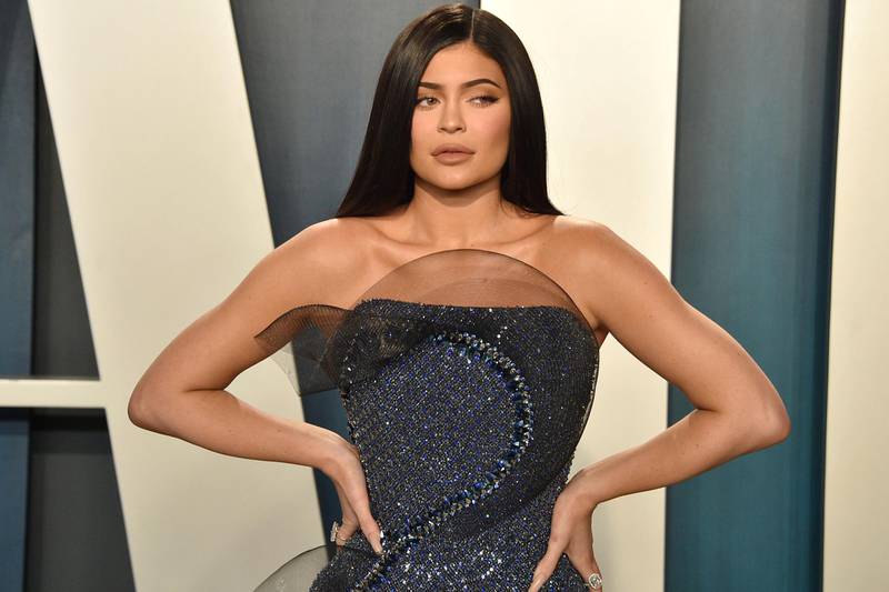 BEVERLY HILLS, CALIFORNIA - FEBRUARY 09: Kylie Jenner attends the 2020 Vanity Fair Oscar Party at Wallis Annenberg Center for the Performing Arts on February 09, 2020 in Beverly Hills, California. (Photo by David Crotty/Patrick McMullan via Getty Images)