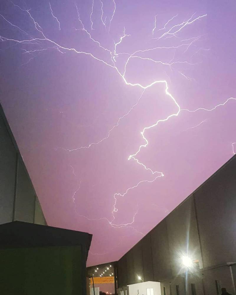 Lightning is seen above Kuwait International Airport in this still image obtained from social media November 14, 2018.  TWITTER/@canibano32 via REUTERS ATTENTION EDITORS - sociaTHIS IMAGE HAS BEEN SUPPLIED BY A THIRD PARTY. NO RESALES. NO ARCHIVES. MANDATORY CREDIT     TPX IMAGES OF THE DAY