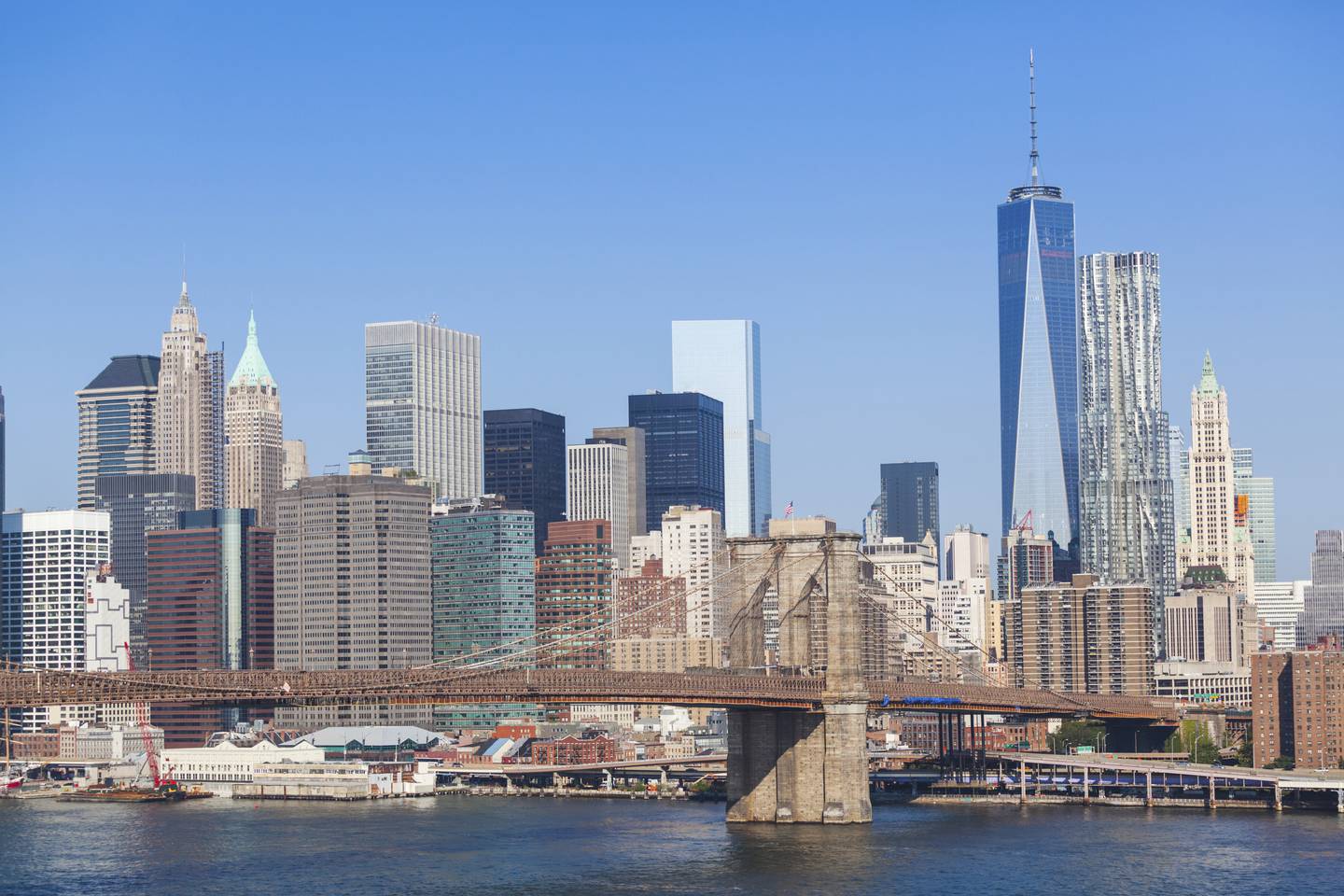 Brooklyn Bridge and Downtown Skyline in New York (iStockphoto.com)