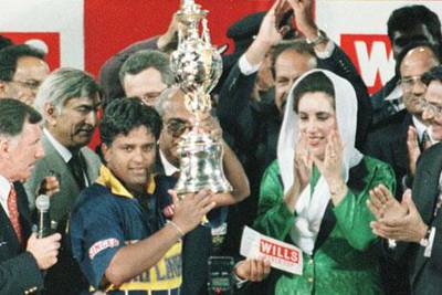 Sri Lanka captain Arjuna Ranatunga lifts the World Cup in Lahore in 1996.