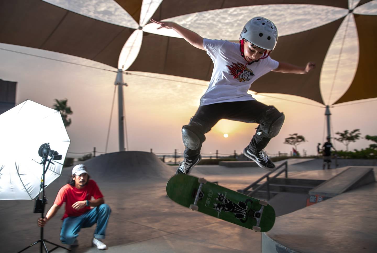 Emirati Faisal Abdulkareem, 8 ans, au Circuit X Skate Park.  Victor Besa / Le National
