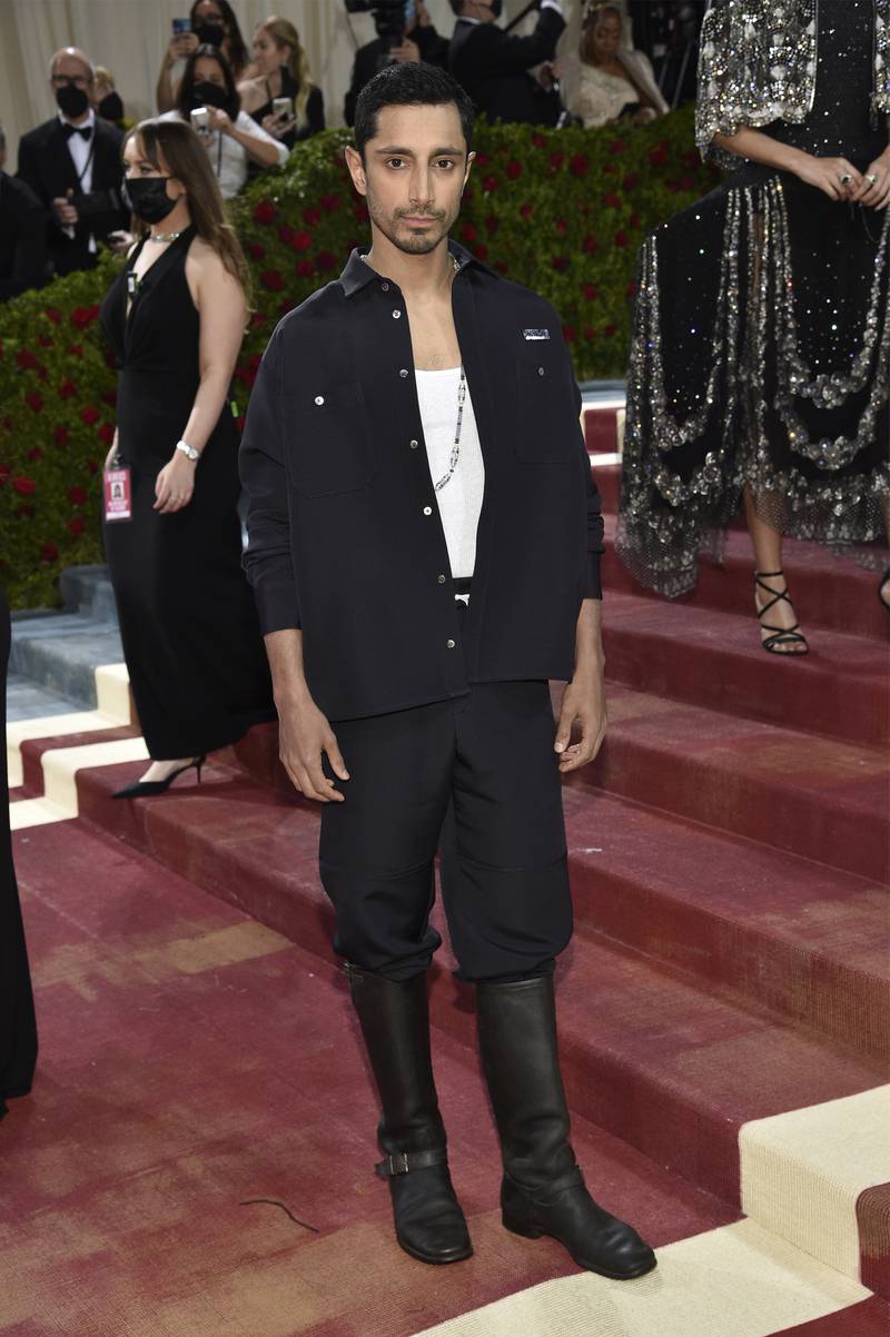 Riz Ahmed's Met Gala outfit pays homage to 19th-century immigrants in ...