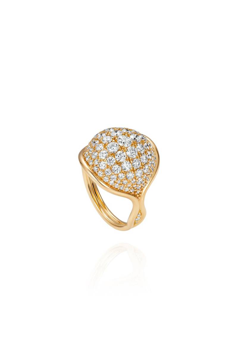 A ring by Fernando Jorge, of fluid pavé and diamonds