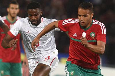 The Morocco's El Arabi Youssef (red) vises for the ball with the Cap Verde's Fernando Lopez Dos Santos Varela during the match Morocco vs Cap Verde on March 29, 2016 in Marrakesh. AFP / FADEL SENNA