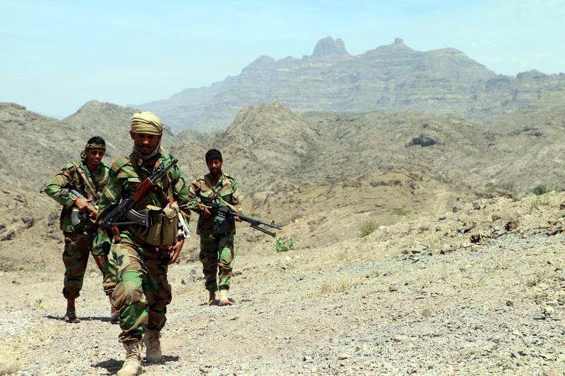 epa07480915 Yemeni pro-government forces take part in military operations on Houthi positions in the southern province of al-Dhalea, Yemen, 01 April 2019 (issued 02 April 2019). According to reports, heavy fighting has intensified in the southern province of al-Dhalea after the Houthi rebels launched a series of intensive attacks on positions of Yemeni pro-government forces in the province near the port city of Aden where the temporary seat of the internationally recognized Yemeni government.  EPA/NAJEEB ALMAHBOOBI