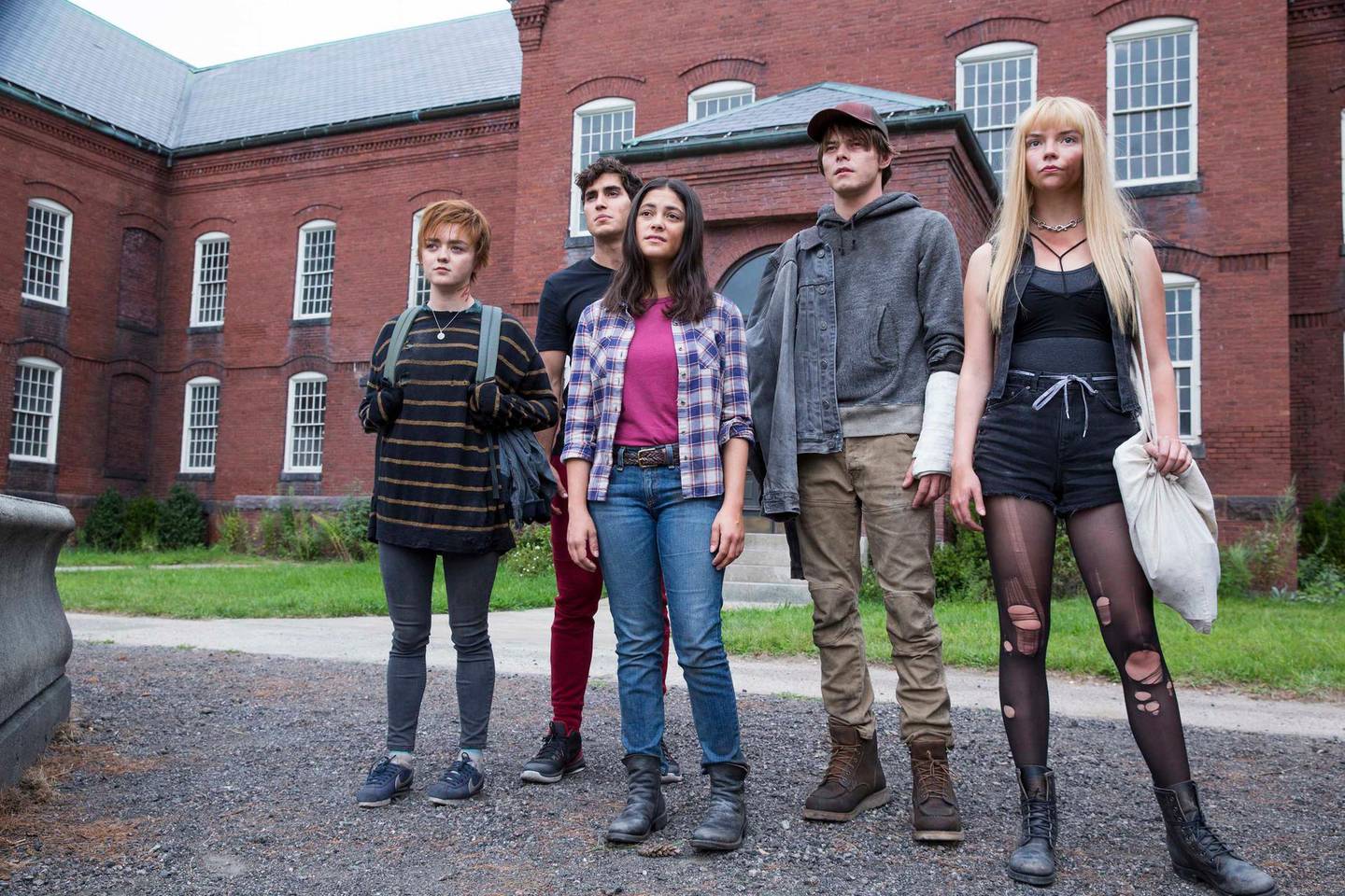 Maisie Williams, Henry Zaga, Blu Hunt, Charlie Heaton and Anya Taylor-Joy in “The New Mutants.” Photo by Claire Folger