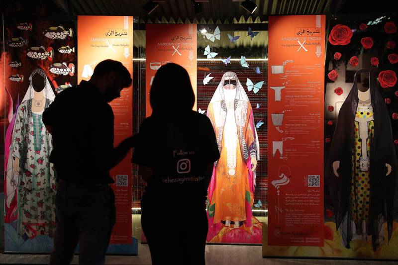 DUBAI, UNITED ARAB EMIRATES, Jan 09  – 2020 :- Visitors looking at the traditional dress of women at the Al Shindagha Days culture festival held at Al Shindagha Heritage District in Dubai. (Pawan Singh / The National) Photo essay for Weekend. Story by Katy Gillett 