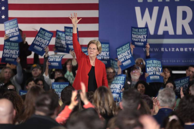 CEDAR RAPIDS, IOWA - JANUARY 26: Democratic presidential candidate, Sen. Elizabeth Warren (D-MA) speaks to guests during a campaign rally at The NewBo City Market on January 26, 2020 in Cedar Rapids, Iowa. The 2020 Iowa Democratic caucuses will take place on February 3, making it the first nominating contest for the Democratic Party in choosing their presidential candidate to face Donald Trump in the 2020 general election.   Scott Olson/Getty Images/AFP
== FOR NEWSPAPERS, INTERNET, TELCOS & TELEVISION USE ONLY ==
