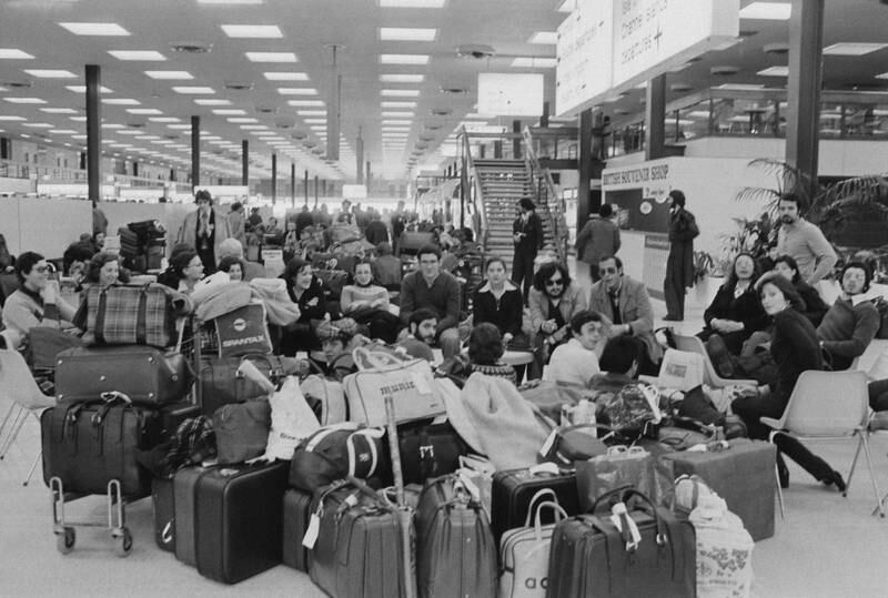 Cancellations cause crowding at Heathrow in April 1977. Getty
