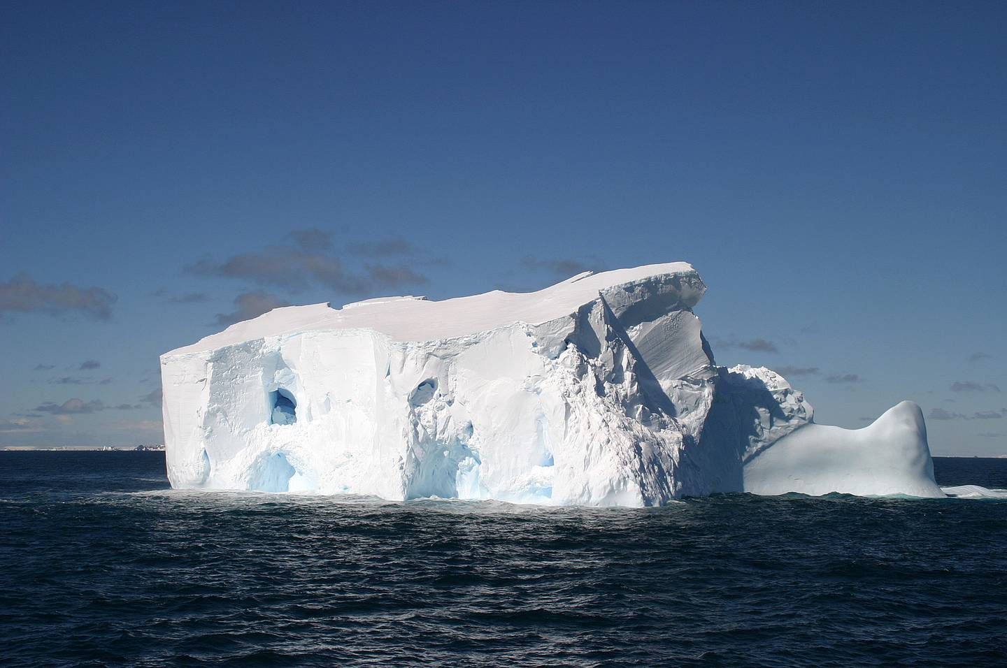 The Drake Passage connects the Atlantic and Pacific oceans between Cape Horn. Photo: Wikimedia Commons