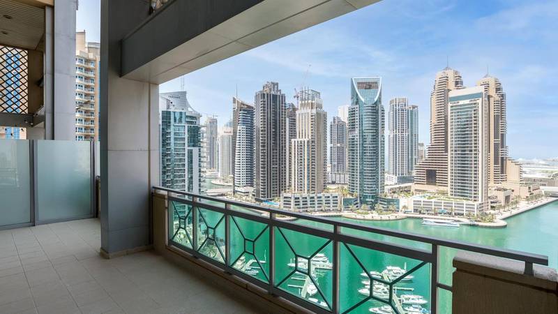 It wouldn't be Dubai Marina without views of the water and boats.