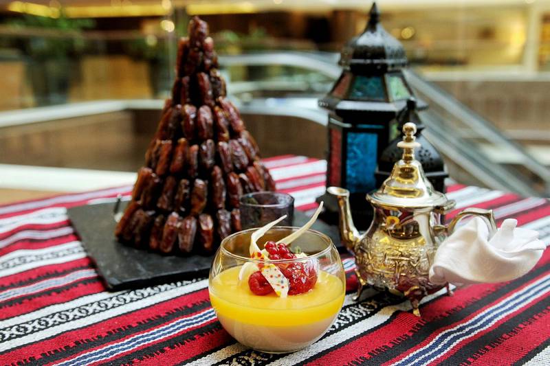 <p>Dates, coffee and juices at Dusit Thani</p>
