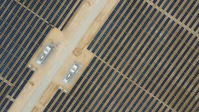 An aerial view of the Solar Park in the Dubai desert.