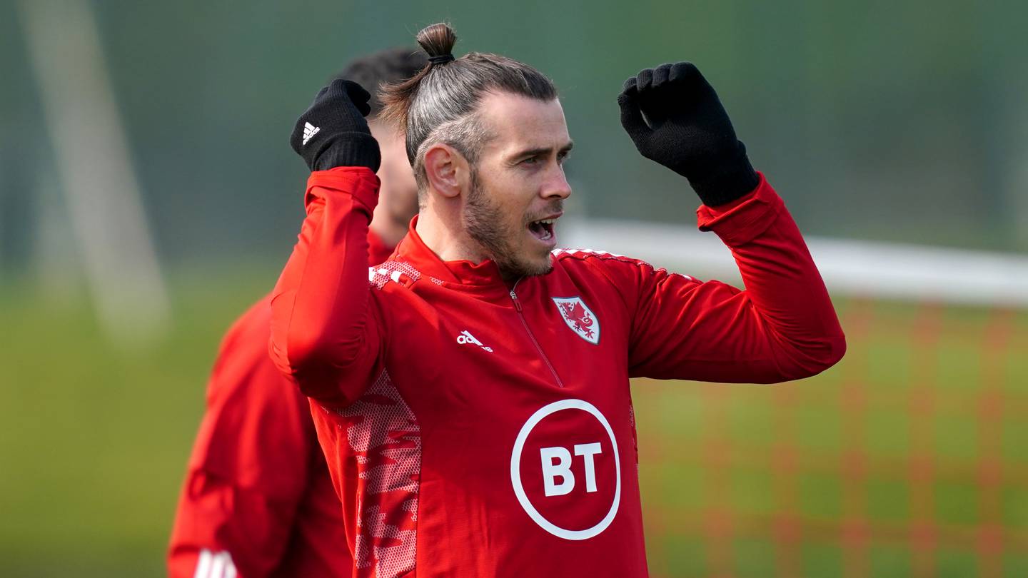 Gareth Bale trénuje s Walesem před přátelským zápasem v Česku