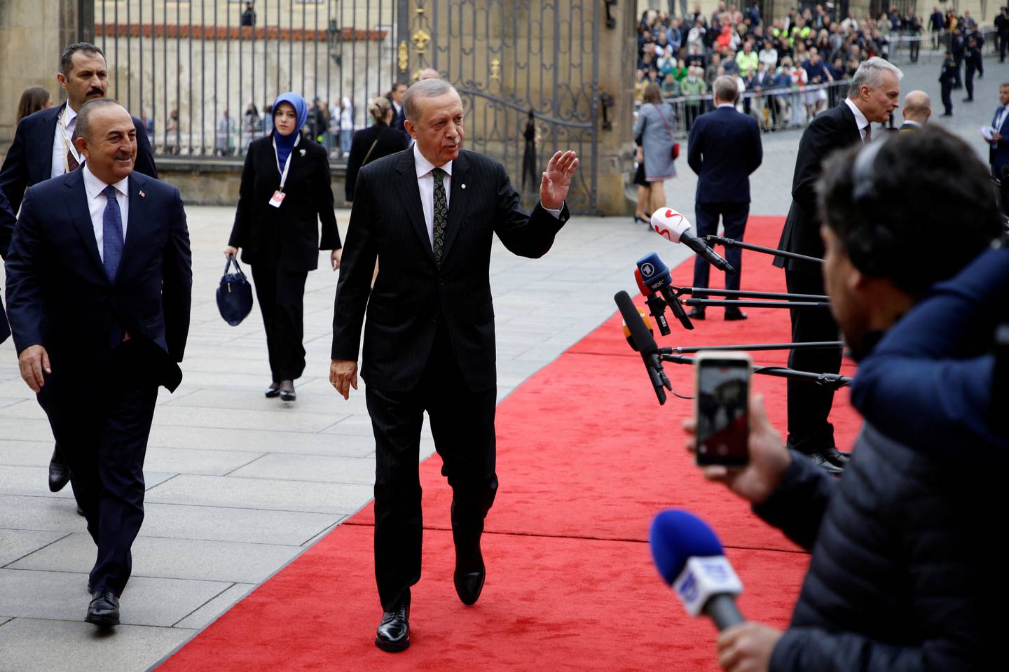 Turkish President Recep Tayyip Erdogan arrives at Prague Castle. Reuters
