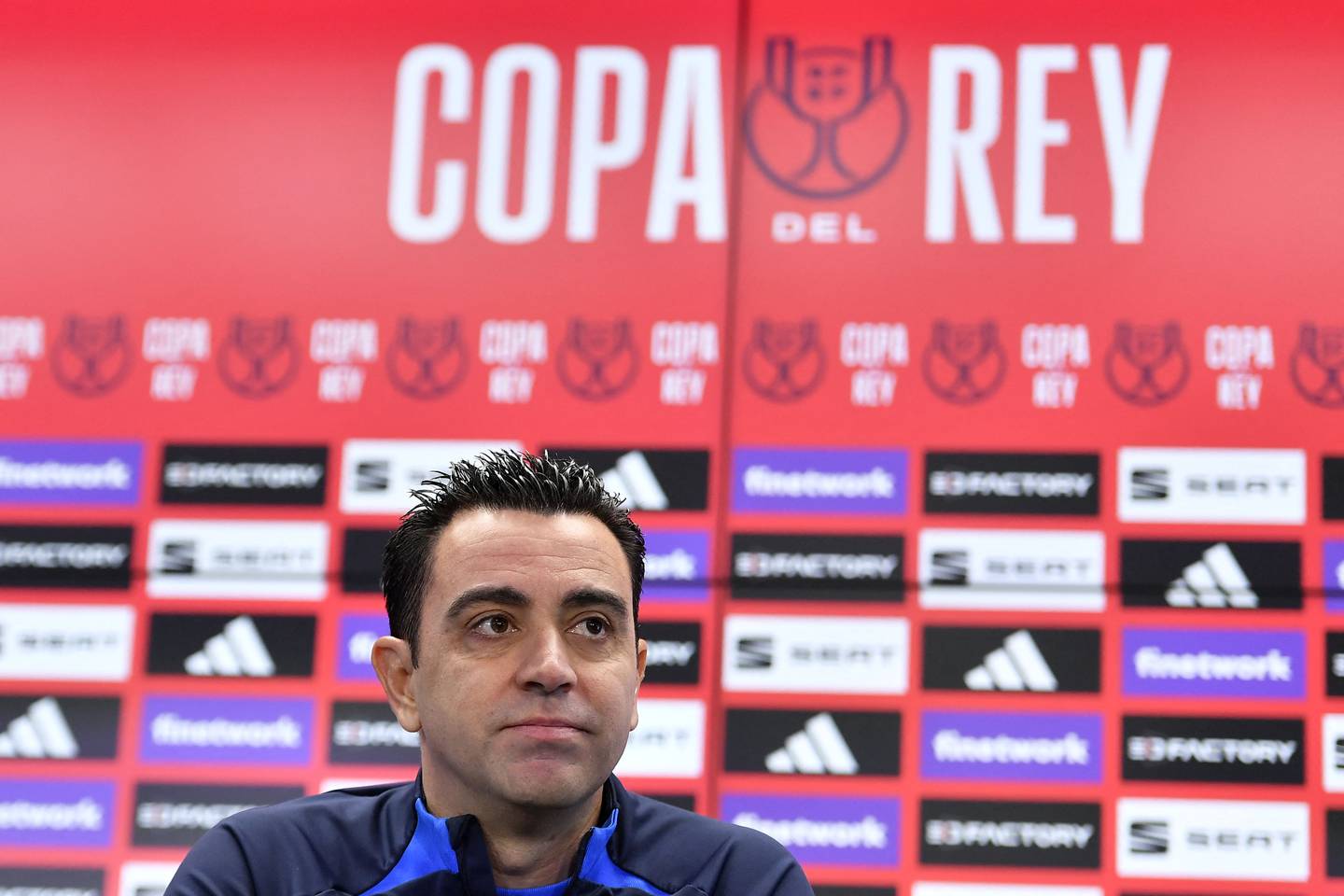 L'entraîneur barcelonais Xavi Hernandez en conférence de presse le 1er mars 2023, à la veille de la demi-finale de la Copa del Rey face au Real Madrid.  AFP