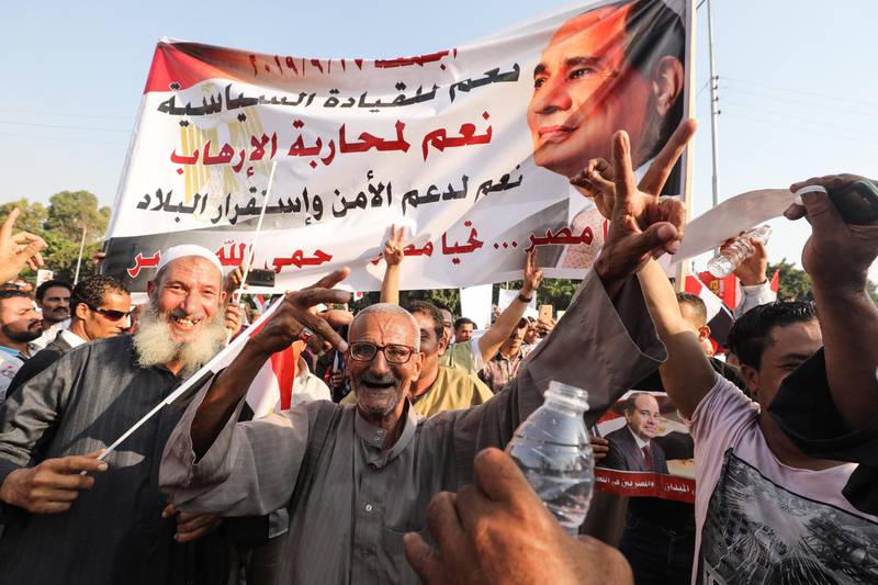 epa07874467 Supporters of Egyptian President Abdel Fattah al-Sisi during a rally in Cairo, Egypt, 27 September 2019. Egypt is preparing for a second ​weekend of protests in support and against the government of President al-Sisi.  EPA/Mohamed Hossam