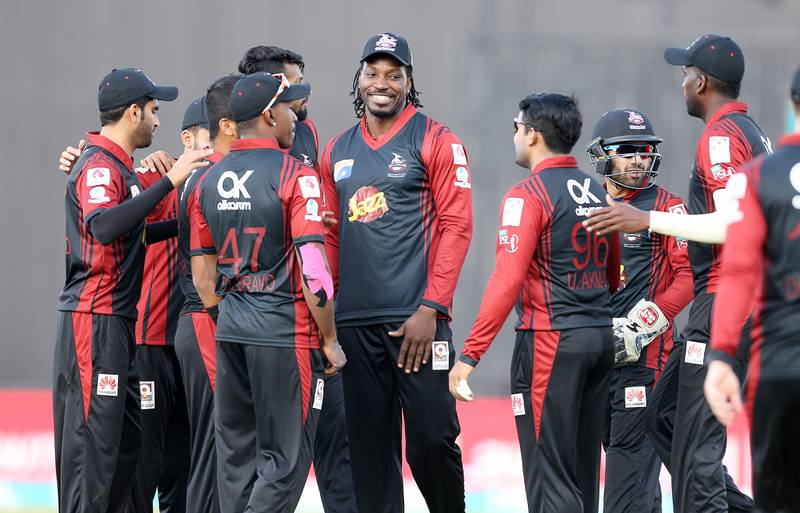 SHARJAH , UNITED ARAB EMIRATES â€“ Feb 12 , 2016 : Chris Gayle of Lahore Qalandars ( center ) playing against Karachi Kings in the Pakistan Super League T20 match at Sharjah Cricket Stadium in Sharjah. ( Pawan Singh / The National ) For Sports. Story by Osman / Paul Radley . ID no. 30690 *** Local Caption ***  PS1202- CRICKET09.jpg
