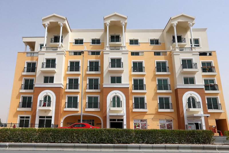 Jumeirah Village apartments: Q1 2015 up 4%. Q1 2014-Q1 2015 up 4%. Studio: Dh45-60,000. 1BR: Dh60-75,000. 2BR: Dh90-115,000. 3BR: Dh125-150,000. Pawan Singh / The National