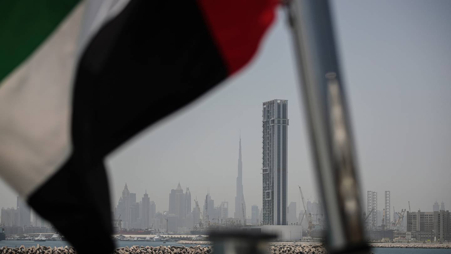 نمو قوي في بطاقات الإمارات العربية المتحدة على الرغم من تسارع التضخم