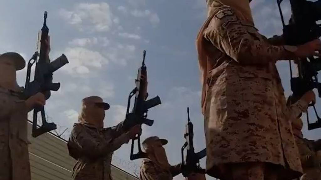 Watch the first group of Saudi female soldiers graduate