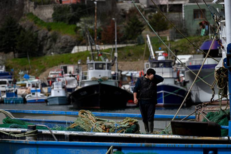 The risk of mines used in the Russia-Ukraine conflict drifting towards Turkey is keeping many fishermen from plying their trade.