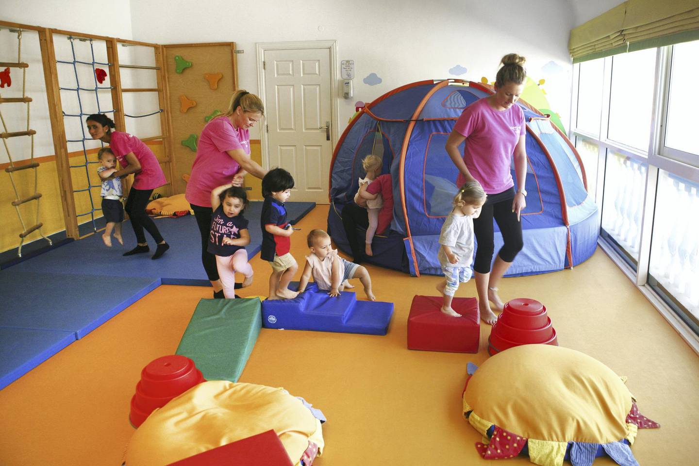 Nurseries enables young children to socialise with their peers 