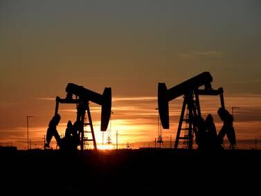 Oil posts weekly loss on further rate increases by US