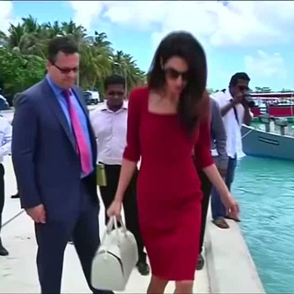 Amal Clooney visits ex-Maldives president in prison - video