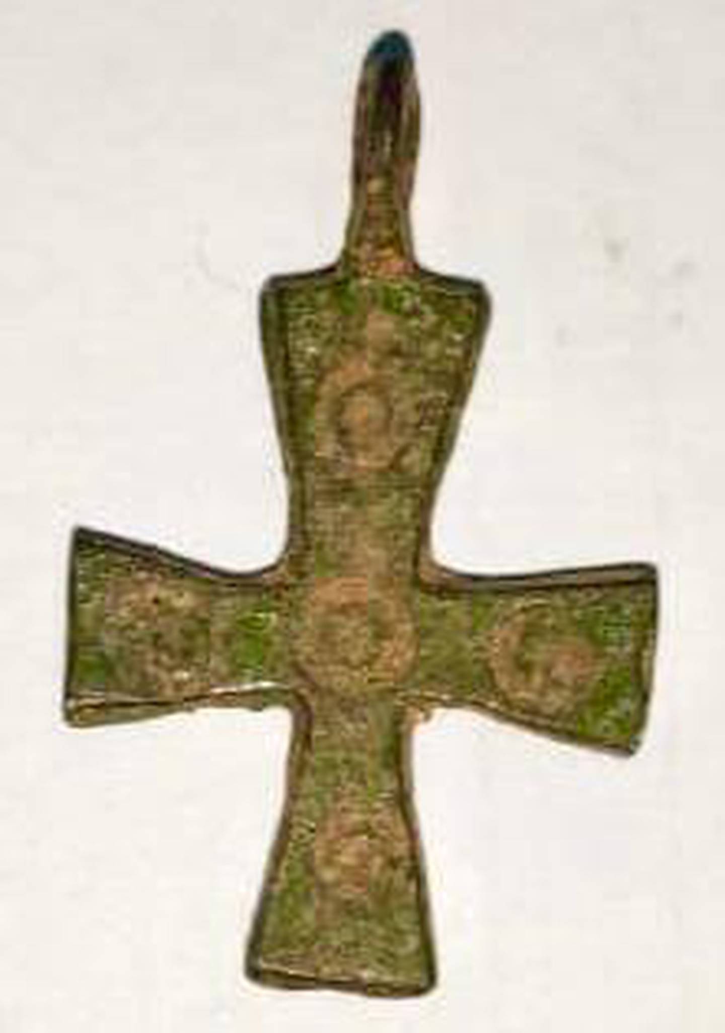A              Coptic cross found among a group of antiquities seized by              Egyptian police at Cairo International Airport on March 1,              2022. The items were being smuggled out of Egypt by a              traveller. Photo: Ministry of Tourism & Antiquities