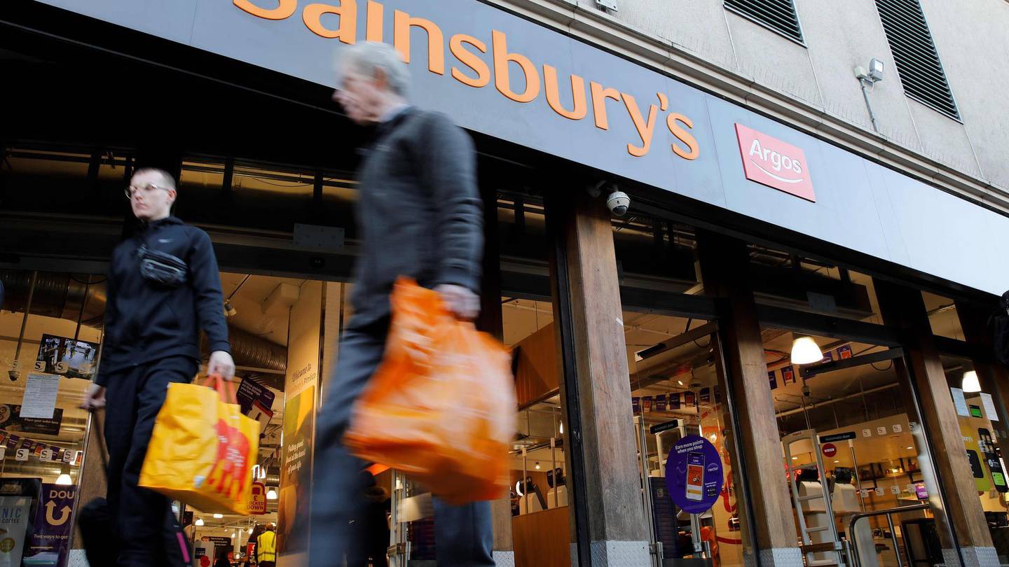 Uk Supermarket Chain Sainsbury S Culls 3 500 Jobs As Leading Corporations Cut Staffing