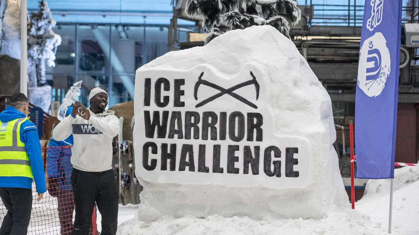 المغامرون يضربون المنحدرات في تحدي Ice Warrior في سكي دبي