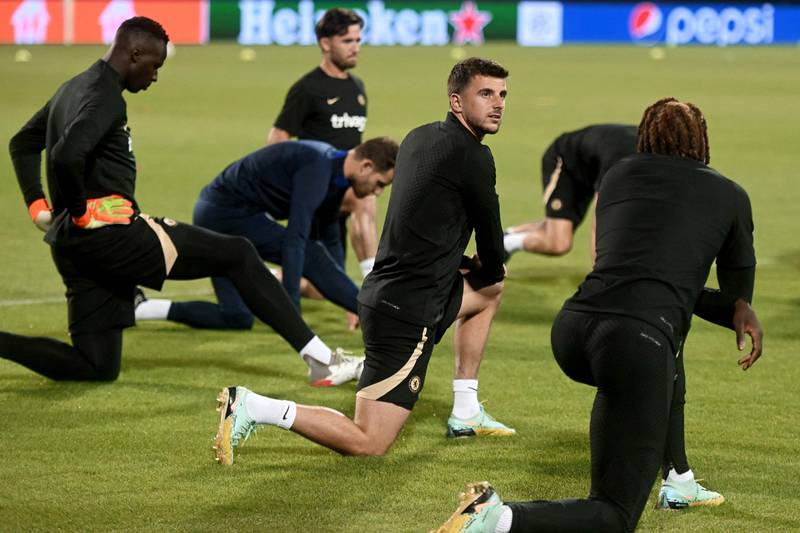 Chelsea midfielder stretches alongside teammates during a training session at the Maksimir Stadium in Zagreb on September 5, 2022, on the eve of their Uefa Champions League Group E match against Dinamo Zagreb. AFP