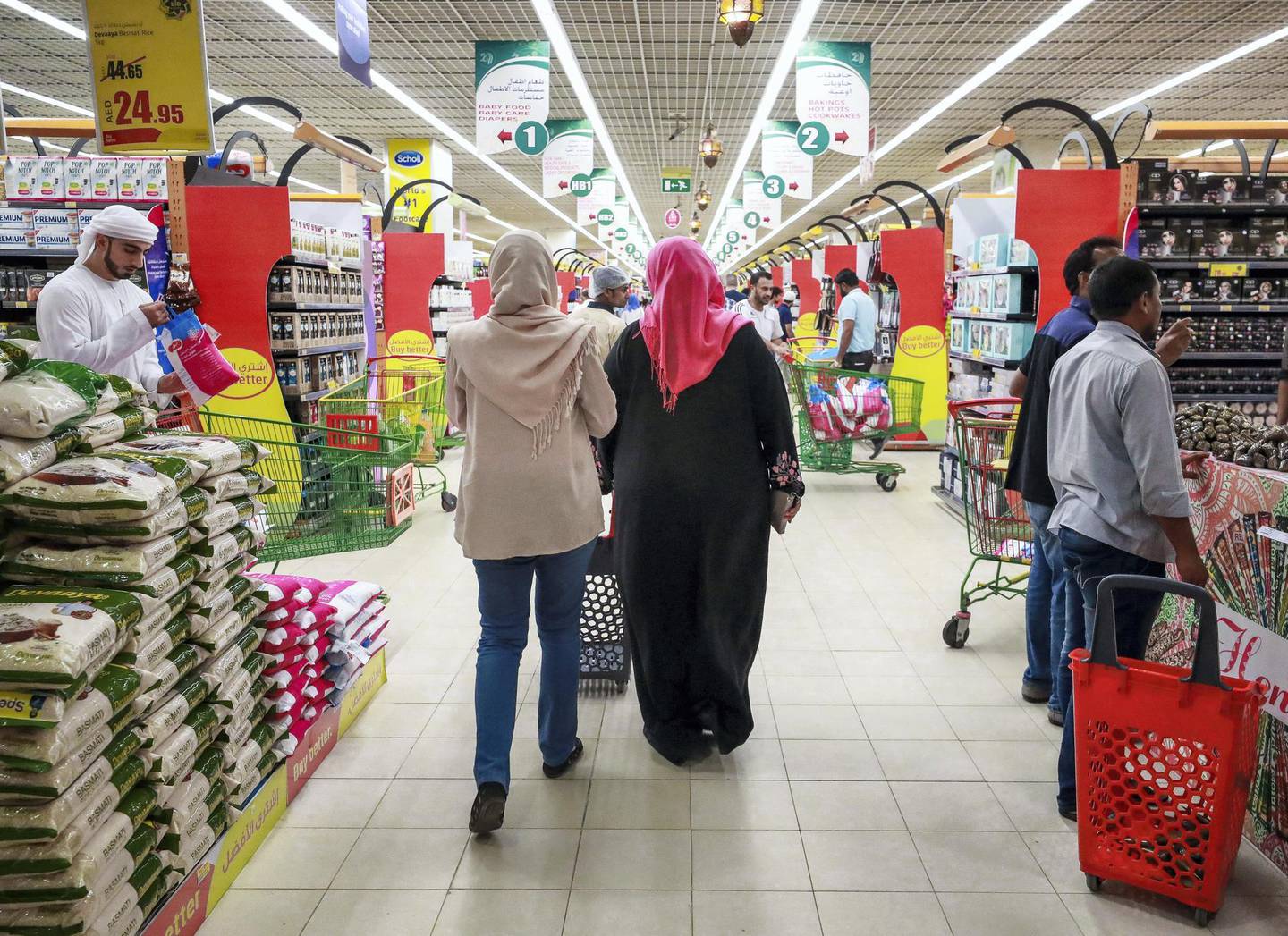 Abu Dhabi, U.A.E., June 14, 2018.  People shopping at LULU Hypermarket, Mushrif Mall.  Shoppers getting ready for Eid Al Fitr.Victor Besa / The NationalSection:  National