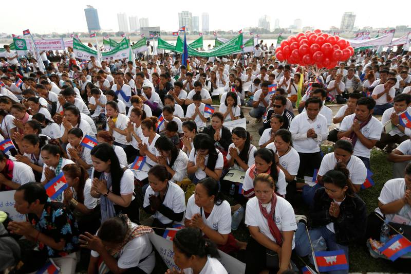 Garment workers gather at the Tonle Sap bank during a celebration for Labour Day in Phnom Penh, Cambodia May 1, 2019. REUTERS