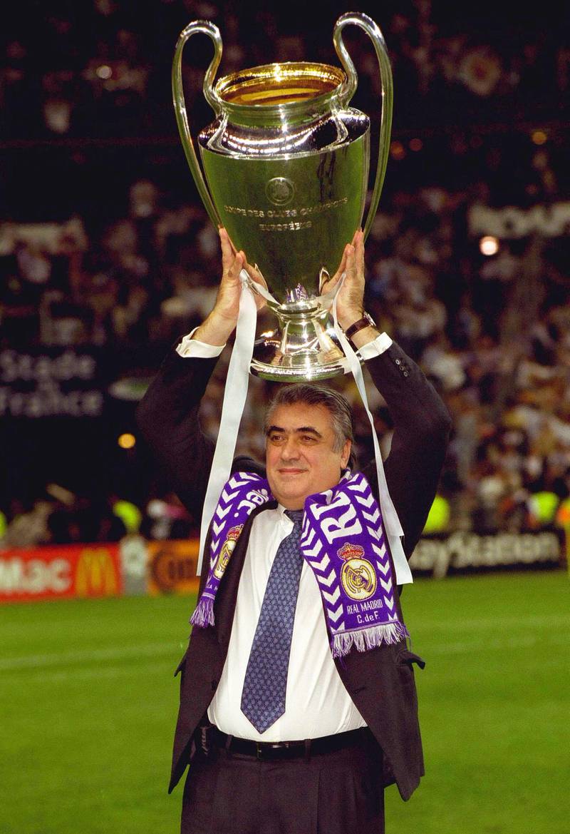 Lorenzo Sanz holds aloft the European Cup in 2000. Reuters