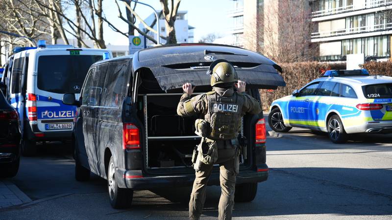 An image that illustrates this article Gunman injures four in German lecture theatre attack
