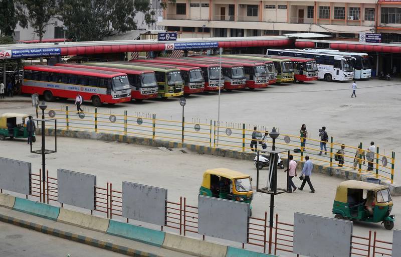 epa07010372 A general view for Indian commuters at the city bus station during a nation-wide strike in Bangalore, India, 10 September 2018. Opposition parties, led by Indian National Congress party have called for a nation-wide strike to protest against soaring fuel prices. Daily life was disrupted by the strike which was called after fuel prices reached a new record high, according to reports.  EPA/JAGADEESH NV