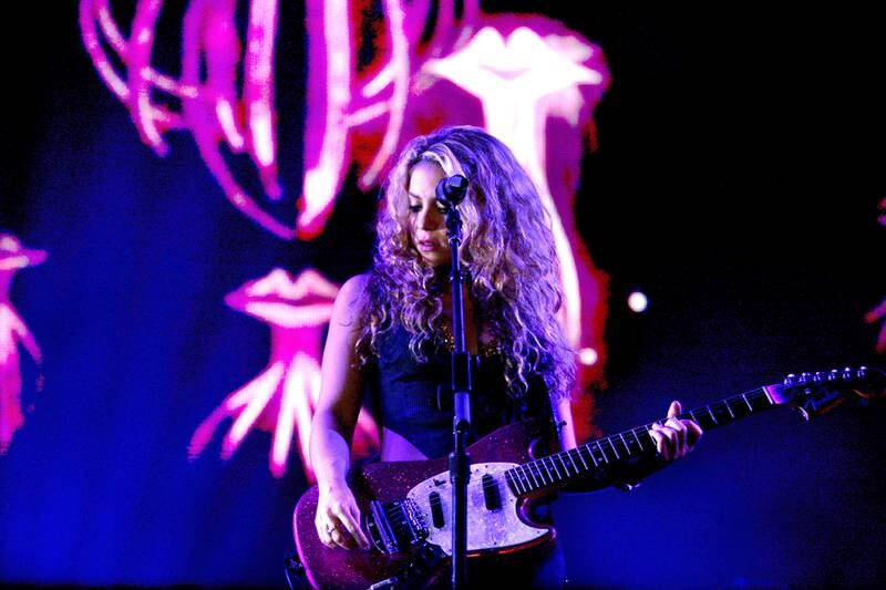 December 31, 2008 / Abu Dhabi / (Rich-Joseph Facun / The National) Shakira performs on New Year's Eve at the Emirates Palace, December 31, 2008 in Abu Dhabi.   *** Local Caption ***  na01jn-shk3.jpgFor Katie.jpg