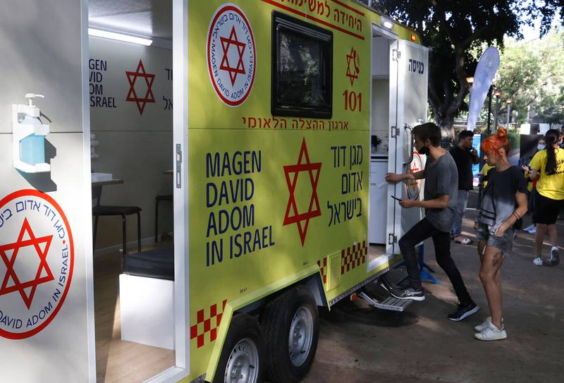 The campaign to encourage the vaccination of teenagers is well under way in Tel Aviv.