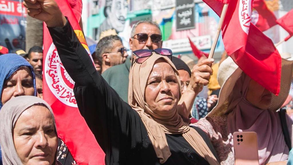 Tunisia's public workers stage nationwide strike amid economic crisis