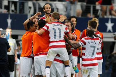 Landon Donovan scored twice for United States in the Concacaf Gold Cup semi-finals.